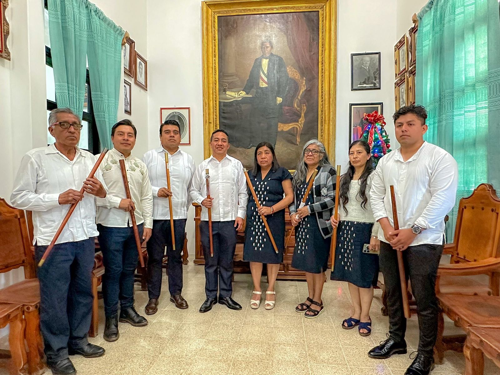 Toman posesión de sus cargos 403 autoridades municipales de Oaxaca que se rigen por Sistemas Normativos Indígenas